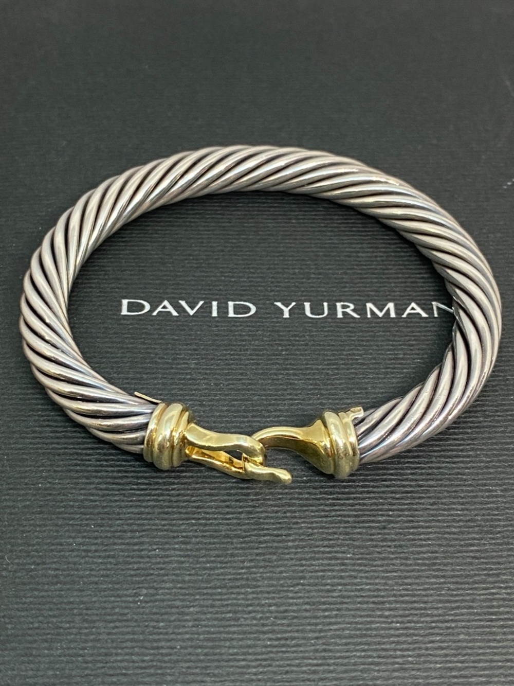 David Yurman Classic cable Buckle Bracelet 14K Gold Medium MSRP $2300 - Picture 8 of 11